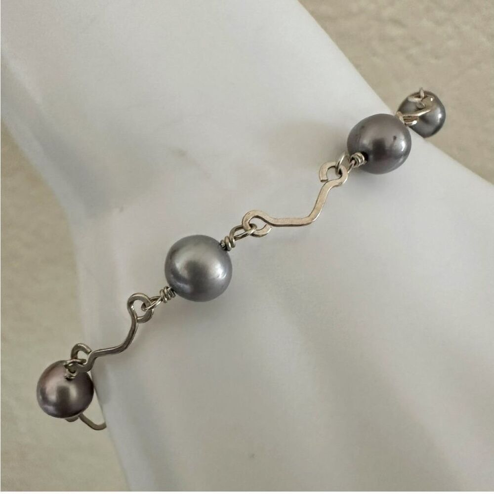 Sterling silver grey pearl bracelet